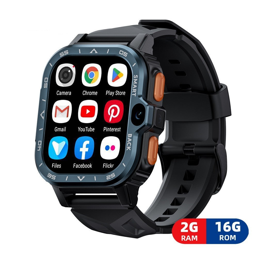 Anak memakai Smartwatch Digitec